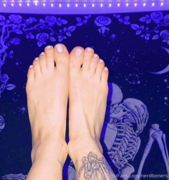 Here’s a lil sum extra for my foot lovers since I’ve been ne..