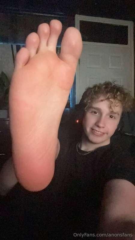 Looking good and these feet are smooth as my cheeks 😂