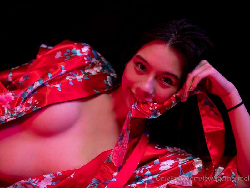 After looking so cute in this kimono, I unwrapped it, reveal..
