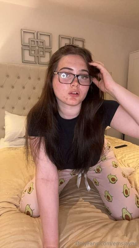 Can you resist my stare? 👁️