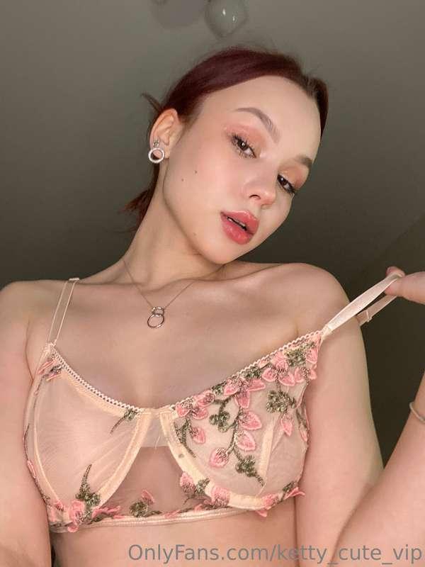 My floral lingerie brings back the feeling of warm, sunny da..