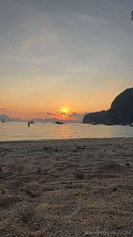 Sunset blowjob ? Maybe but only if you ask for it . 