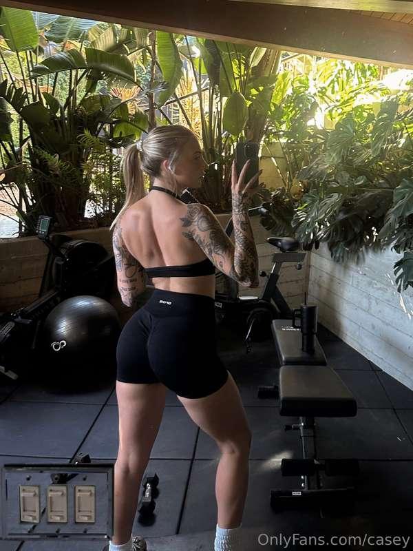 Another back pic for yaaaa, I just love working out back it’..