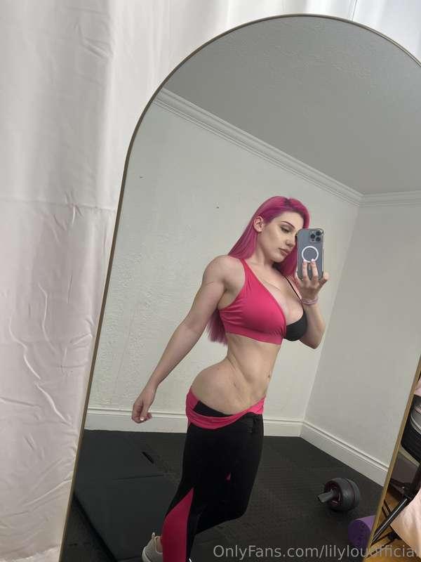 who wants a bite? 💋