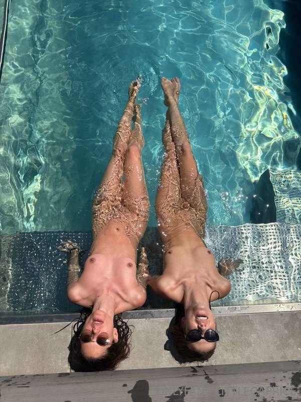 Why do you love summer? 😏For me… it’s all about gettingwet b..