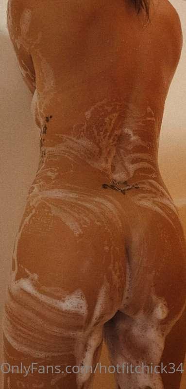 All soaped up for you this hump day!  🍑🍑
Your tips are soooo..