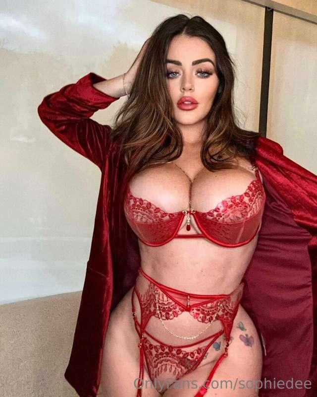 Is red your favorite color? 💋