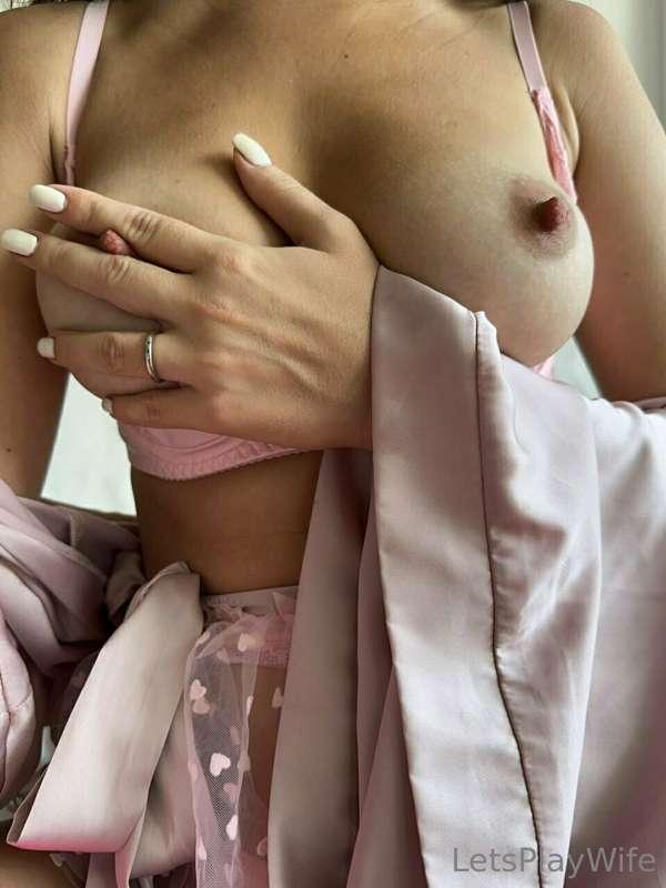 Imagine if those tits wrapped around your dick and squeezed ..