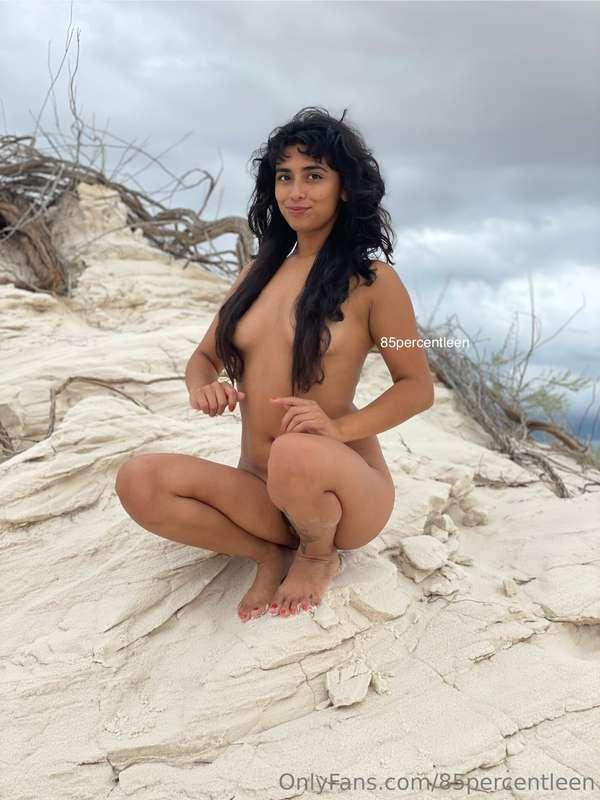 climbing boulders fully naked to get that perfect shot 📸