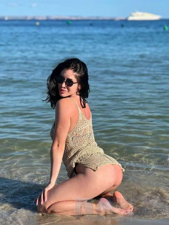 It's time to share my vacation photos with you... would you ..