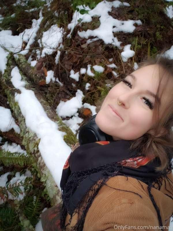 I love going for long walks, getting lost, and finding mysel..