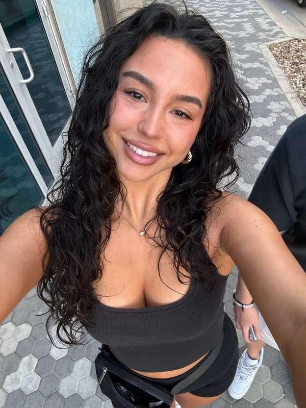 Can I suck your cock like this daddy👅💦I wanna take every las..