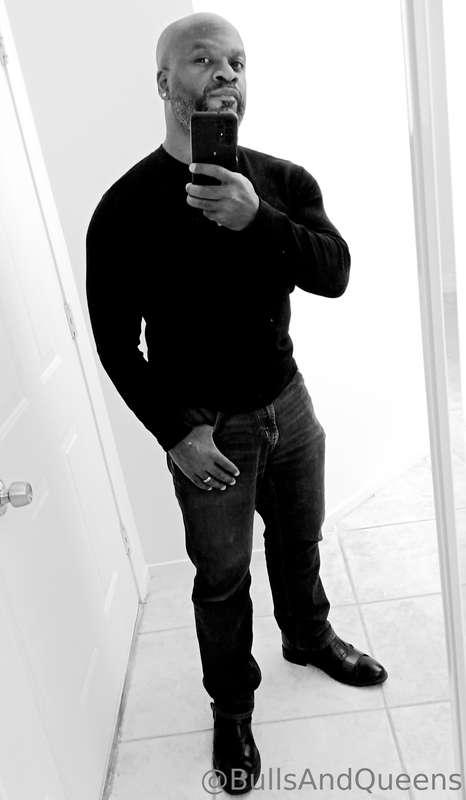 Just so you know I do wear clothes... SOMETIMES!!