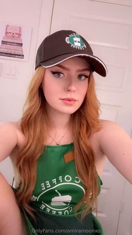 @aussiebabe19 is an australian college coffee barista & shes..