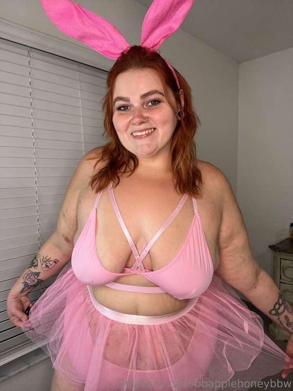I felt so cute as a bunny 🐰 

**Anyone have sexy plans for H..