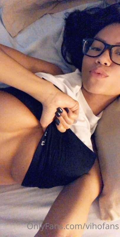 It comes **ALL THE WAY OFF** in the DMs! 🥵