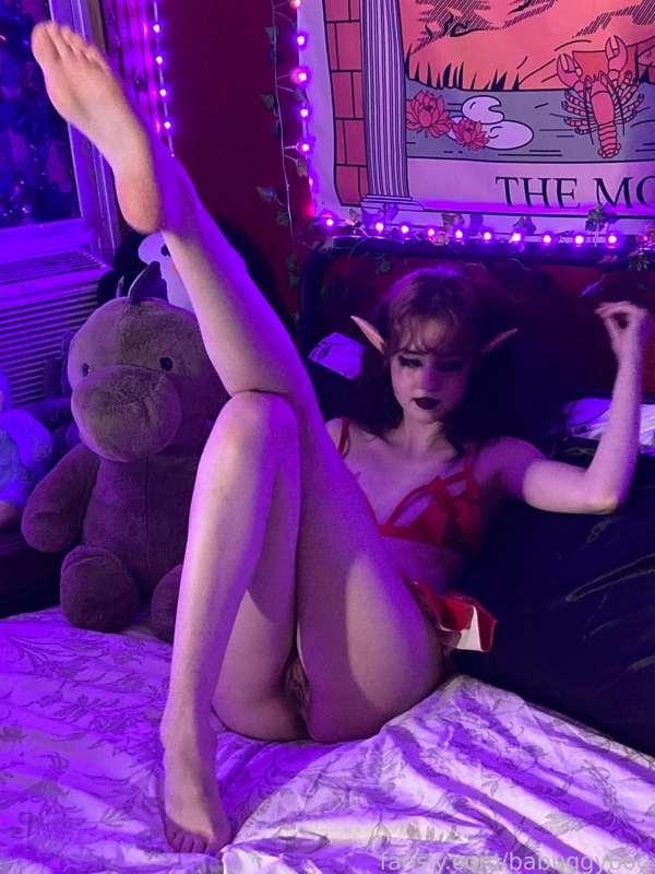 elf feet✨

tags
#footfetish #feet #toes #soles #barefoot #lingerie #nopanties #miniskirt #boobs #elfears #fantasy #fantasygirl #elffantasy #elfgirl #egirl #altgirl #goth #gothgirl 