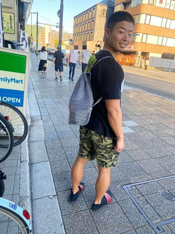 髪の毛伸びてきたかな？？

鍋の具材をお買い物
ネギ背負ってます

みなさま、今日も頑張っていきましょう💪🔥