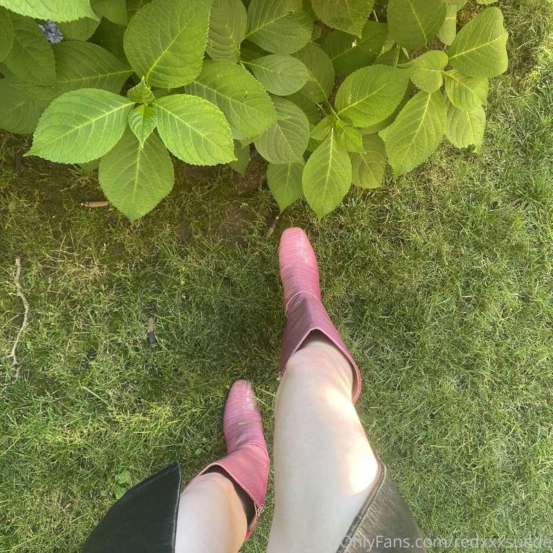 Pink boots or pink toes?