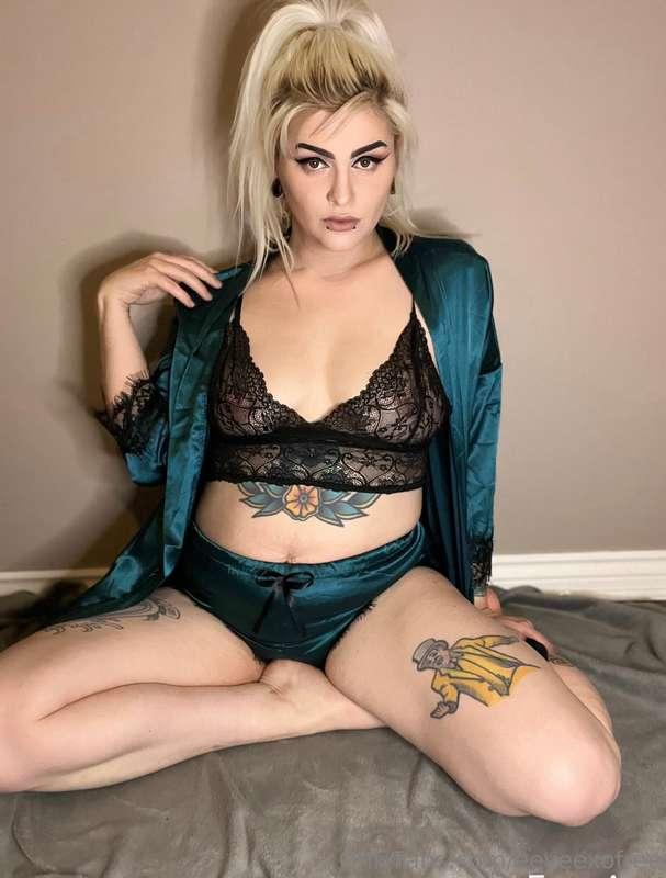 You know you want this super hot milf to help you shoot your..