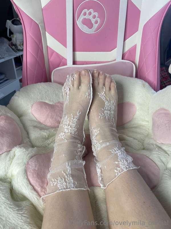 Sweet lace socks are not just a closet item, but also a symb..