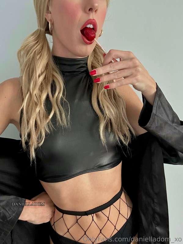 What can I say…  I’m a sucker for submissive men😏🍒