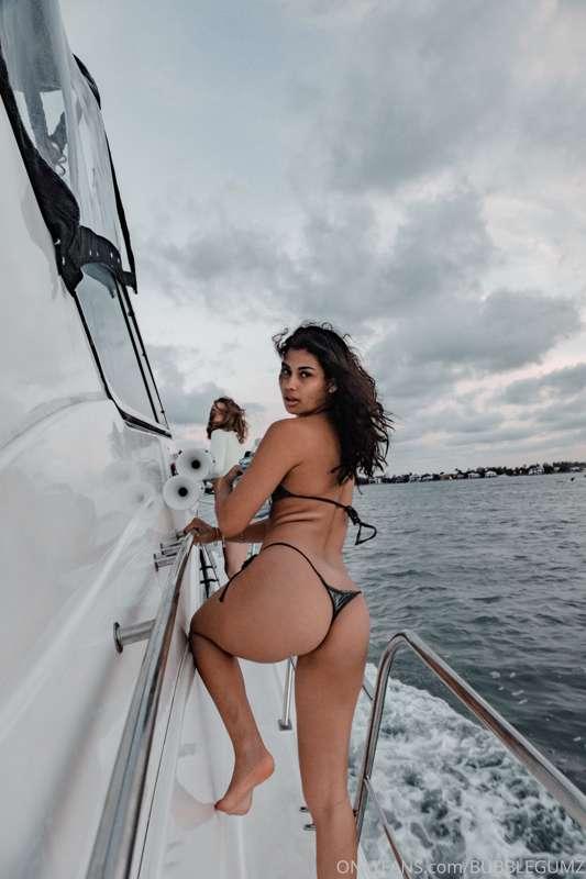 Booty Booty 💦