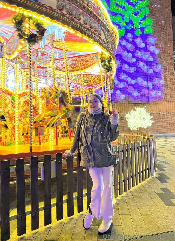 Love that some cities stay up at night as well✨💫🎄
You walk a..