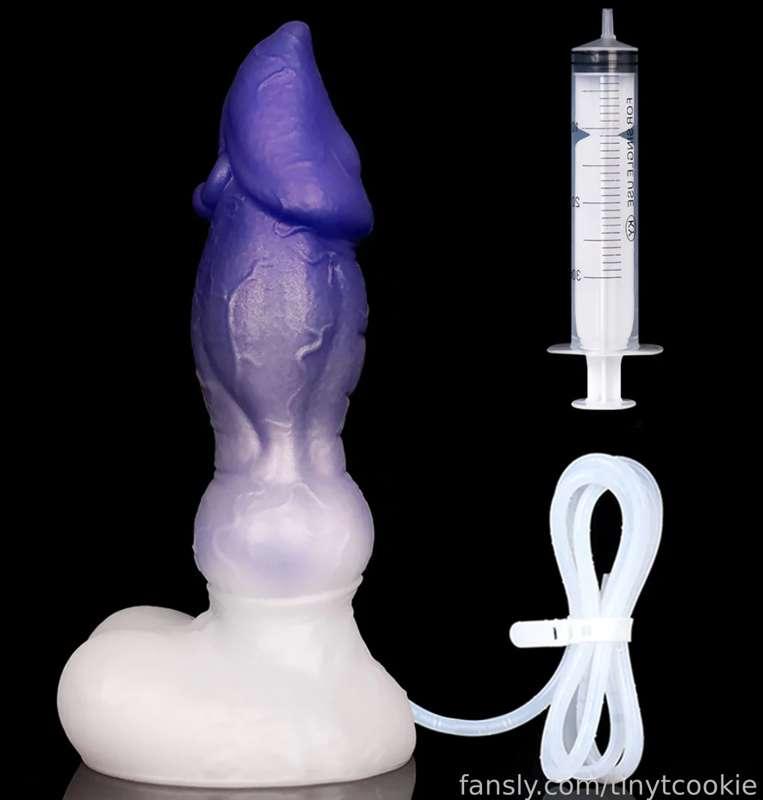 Thank you for voting. This one for the win. I ordered it in my two favorite colors, purple and green. Excited to try it out!