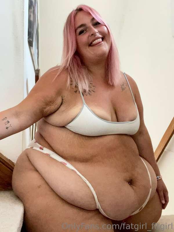home sweet home. feeling super sexy and horny today 🍬😝🤭