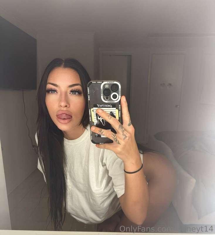 **Slide for a** ***TITTY*** **surprise** ➡️😏🍒👀