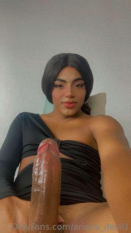 Do you like my cock full of oil? 🔥 It looks very juicy 🤤