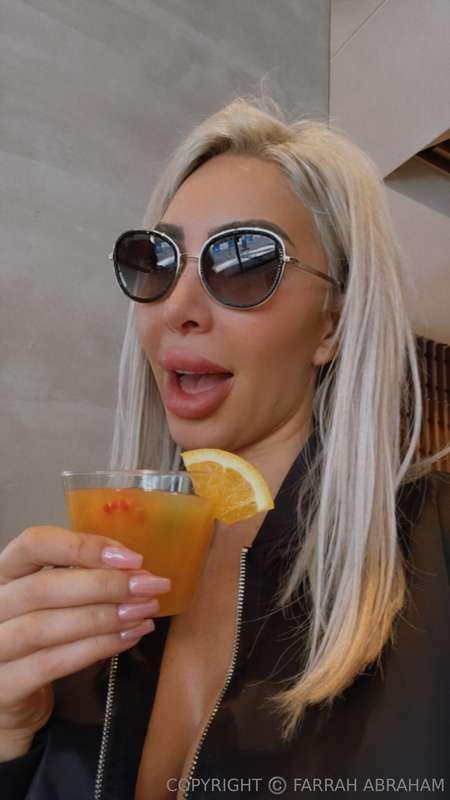 Do you have any time to come chat with me 😏