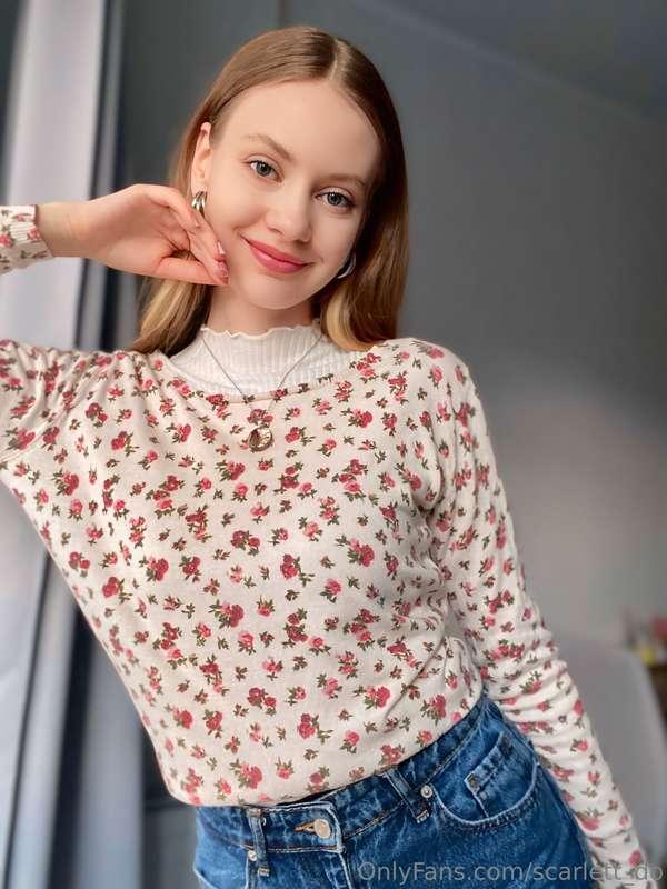 How do you like my sweater?🙈 I think it's just right for spr..