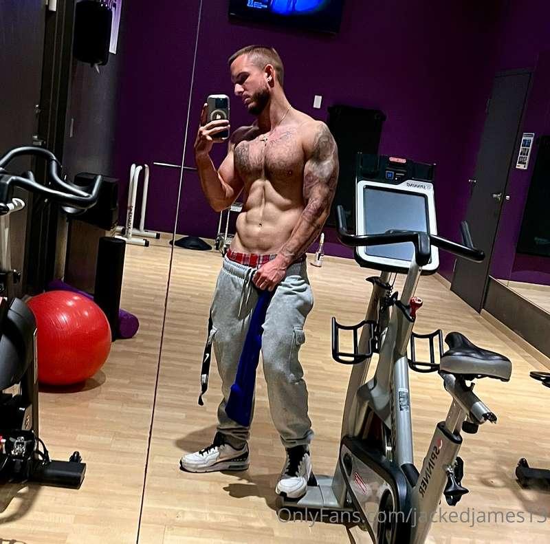 Dripping sweat🥵