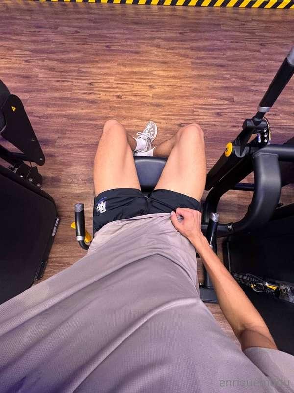 Let's work out together... but in bed😏