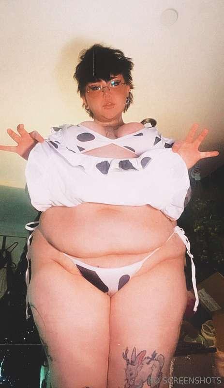 Cow-Maid Masturbation coming to DMs in 30 mins 🐮💦