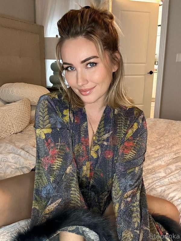 You ever just wanna stay in bed and netflix + chill all day?..