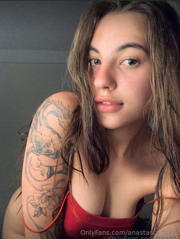 This hot thing @lina013 🔥 is waiting for you ❤️ She has amaz..