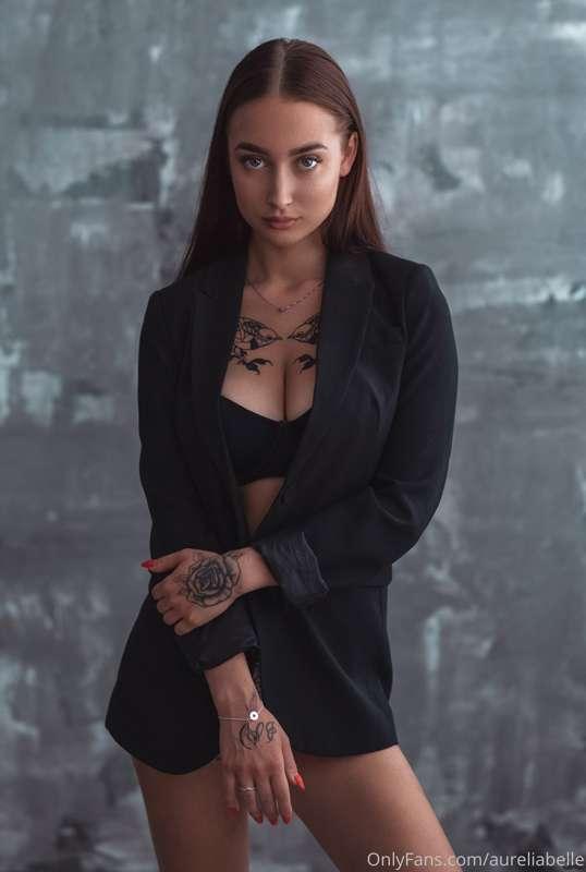 Hahah me with some clothes ⭐️ Rare photo here!😜