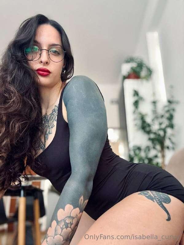 FREE @xxxlitbabexxx Green eyes, tattooed brunette with an as..
