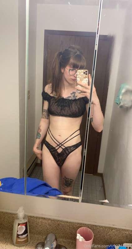 mirrors dirty but i looked rly cute