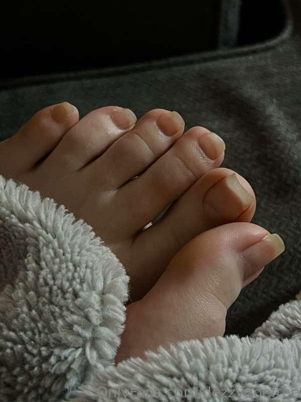 For the natural nail lovers~

I let them breath but I’m read..
