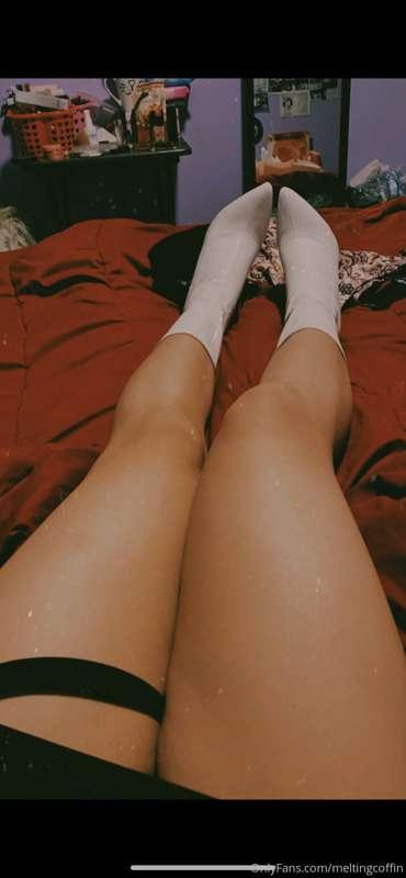the legz of ur dreams, I’m gonna post full nude content with..