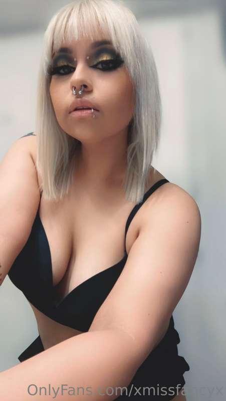 Feeling pretty good today 🥰! I also sent you pics of me wear..