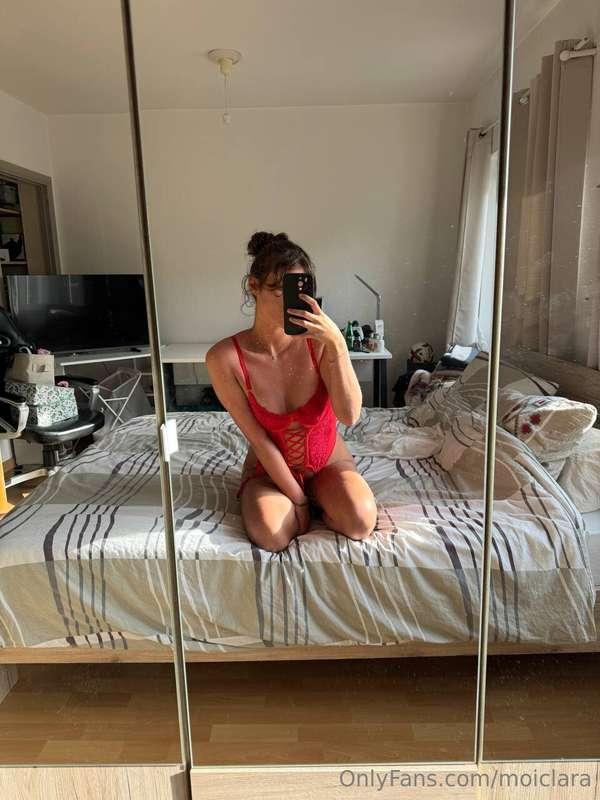 J'ai tout ce qu'il faut, une play, un grand lit et une petit..