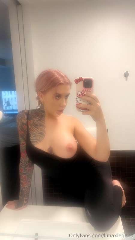 Oops titty slip, who wants to FT I’m so horny 🫤