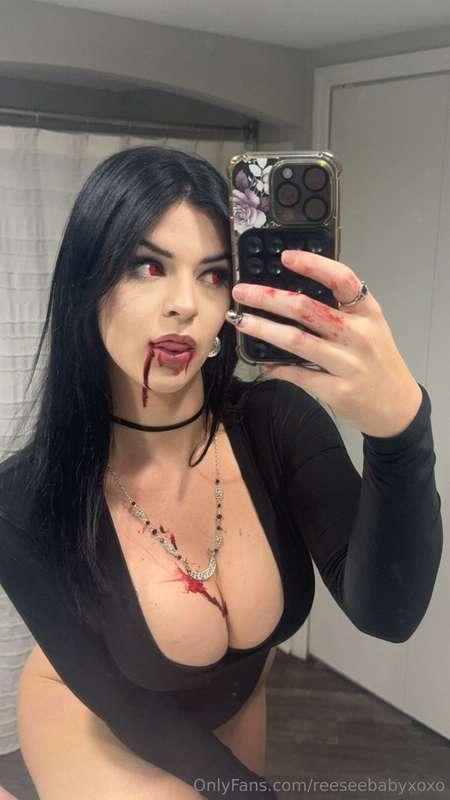 Happy October first!!! 👻Mommys fav time of the year🥰😝I can’t..