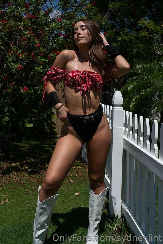 Howdy neighbor 😜