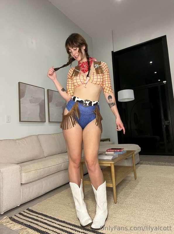 how do we feel about a little woody who gives you wood? 🤭🪵